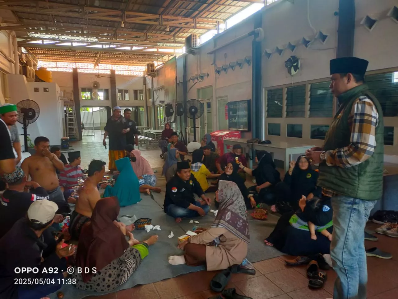 BNPM Bagikan Sembako dan Gelar Terapi Gratis di SMK Farmasi Surabaya