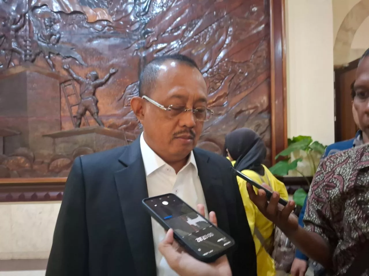 Ditanya Ganasnya Konflik Internal PDIP Surabaya, Cak Ji Kesal: Aku Bukan Pengurus 