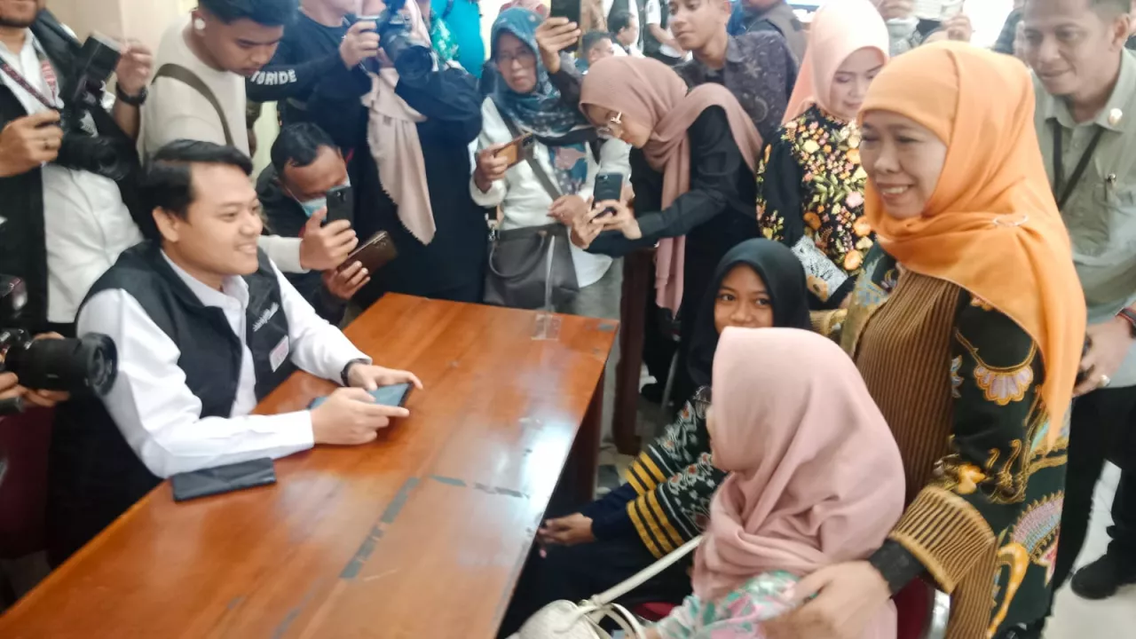 Pemprov Jatim Gunakan Teknologi AI untuk Permudah Proses Penerimaan Siswa Baru