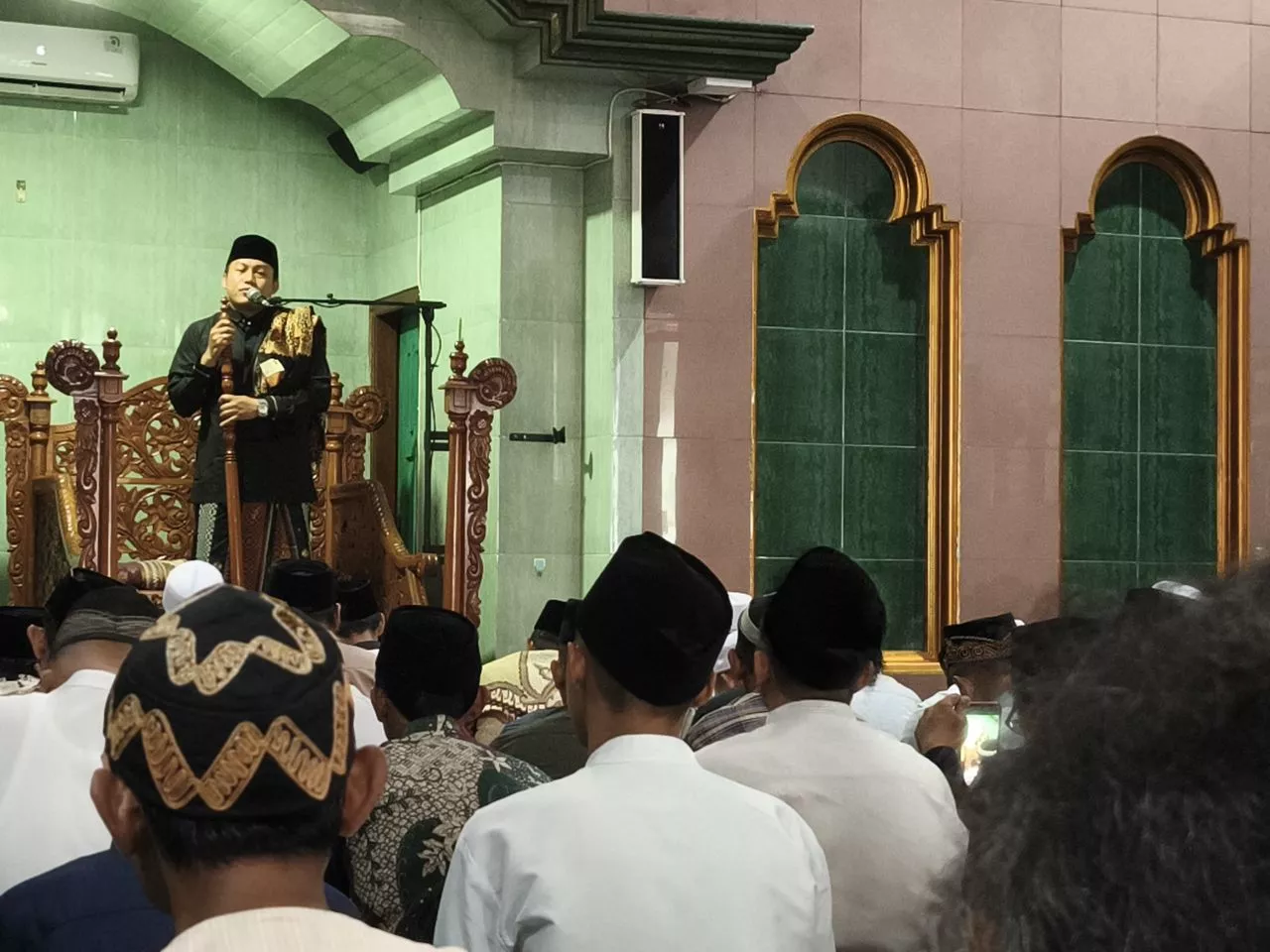 Legislator PDIP, Abdul Ghoni Jadi Khatib Iduladha dan Sembelih Hewan Kurban