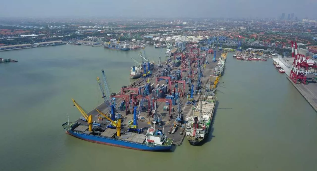 Pelindo Terminal Petikemas Serahkan Pengelolaan TPK Berlian ke Terminal Teluk Lamong