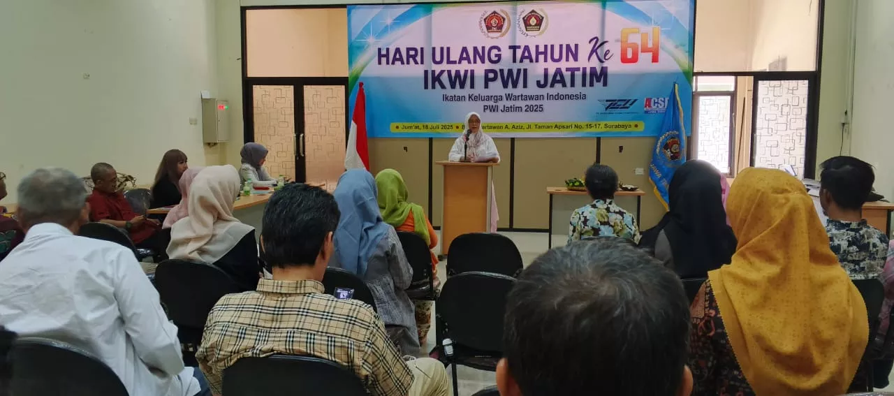 Hadiri Acara HUT ke-64 IKWI PWI Jatim, Lia Istifhamah: Jaga Modal Sosial dan Solidaritas
