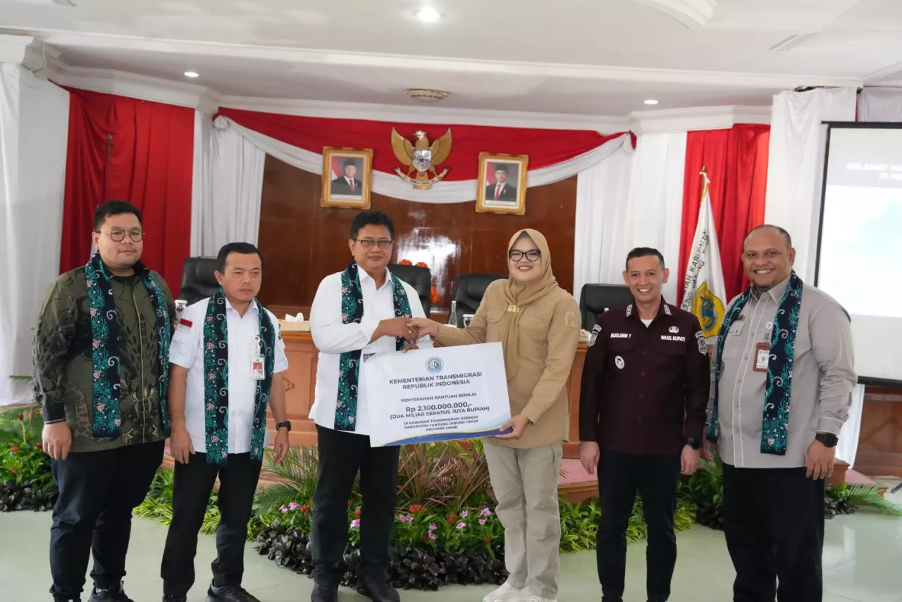 Wamen Viva Yoga: Warga Transmigrasi Pahlawan Pembangunan