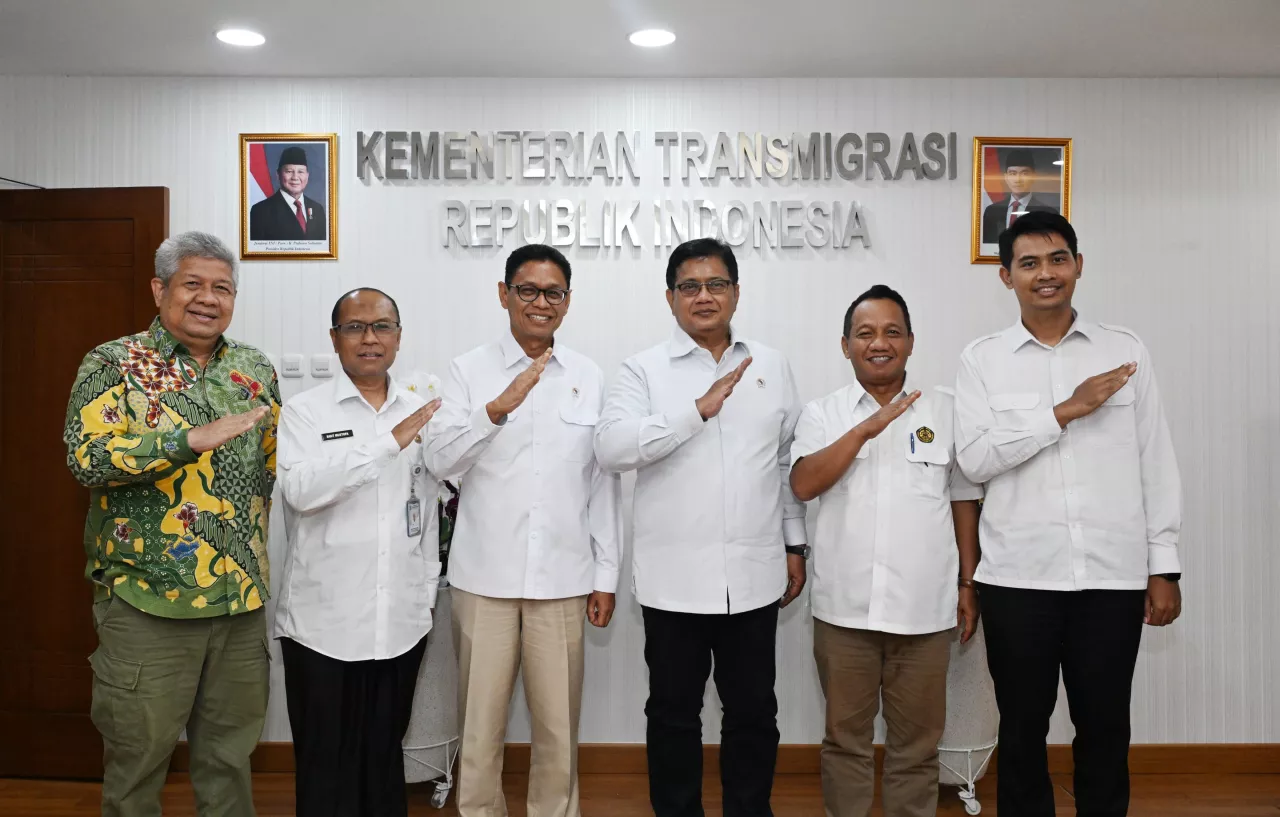 Terima Wamen ESDM, Viva Yoga Sambut Program Listrik Masuk Desa Transmigrasi