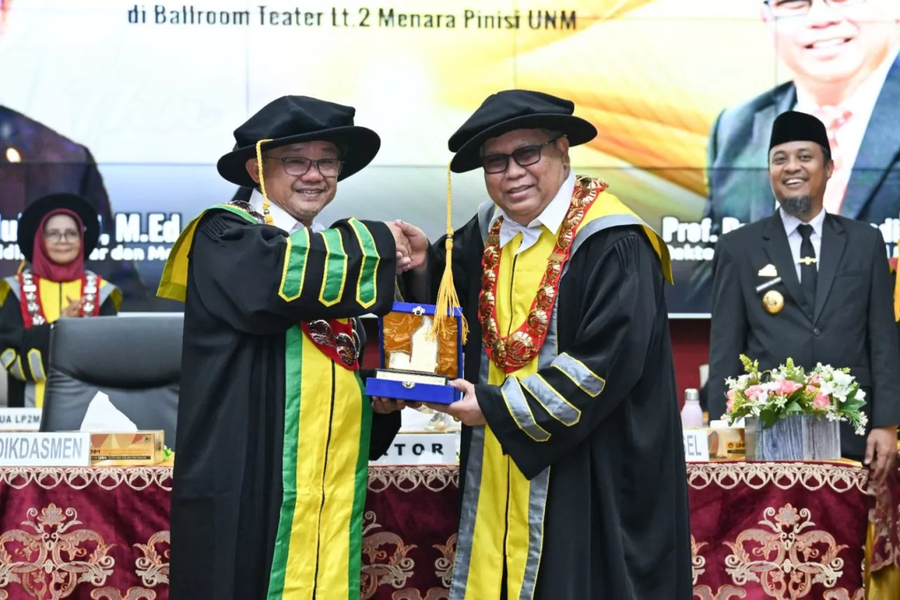 Abdul Mu’ti Raih Penghargaan Tokoh Pendidikan Nasional