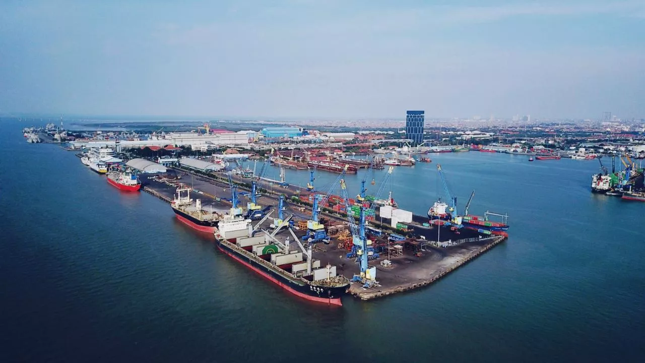 Pelindo Multi Terminal Group Catat Kinerja Positif Semester I/2025, Trafik Barang Tumbuh Signifikan
