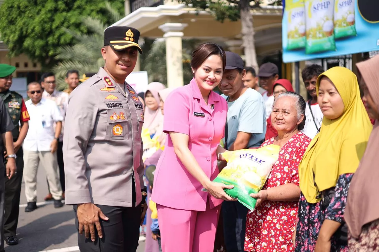 Antusiasme Warga Kediri Serbu Gerakan Pangan Murah Polres Kediri