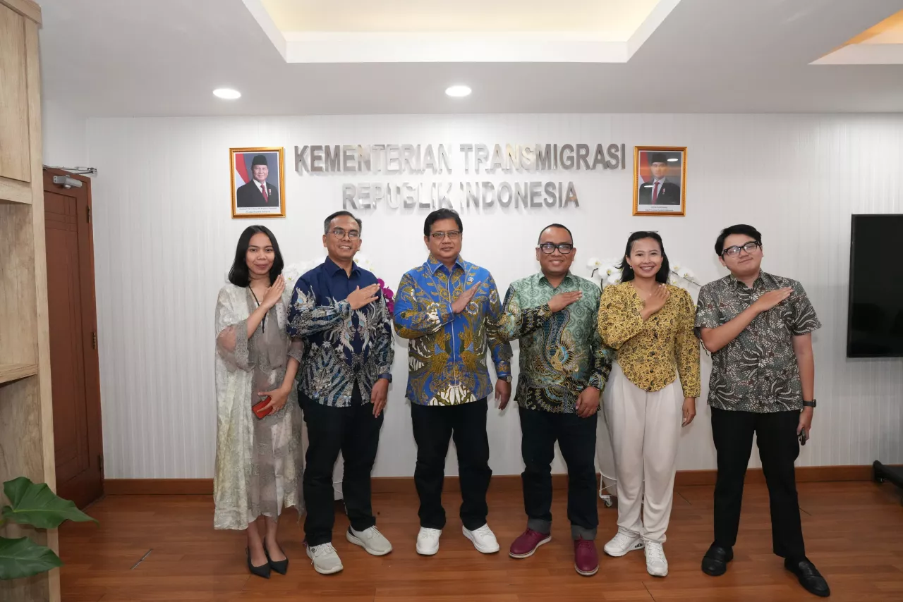 Terima Pimpinan JawaPos.Com, Wamen Viva Yoga Ajak Media Sampaikan Kemajuan Program Transmigrasi