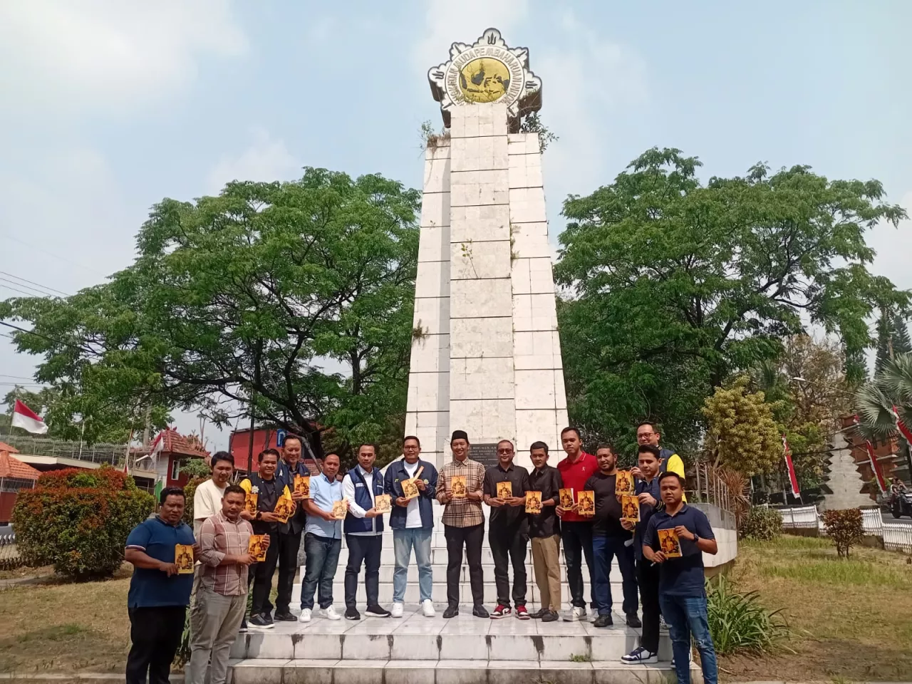 Kader Muda Golkar Luncurkan Buku Persembahan untuk Bahlil Lahadalia