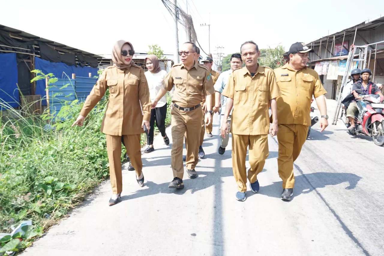 Wabup Sidoarjo Sidak Jalan Rusak di Lingkar Timur, Betonisasi Segera Dimulai