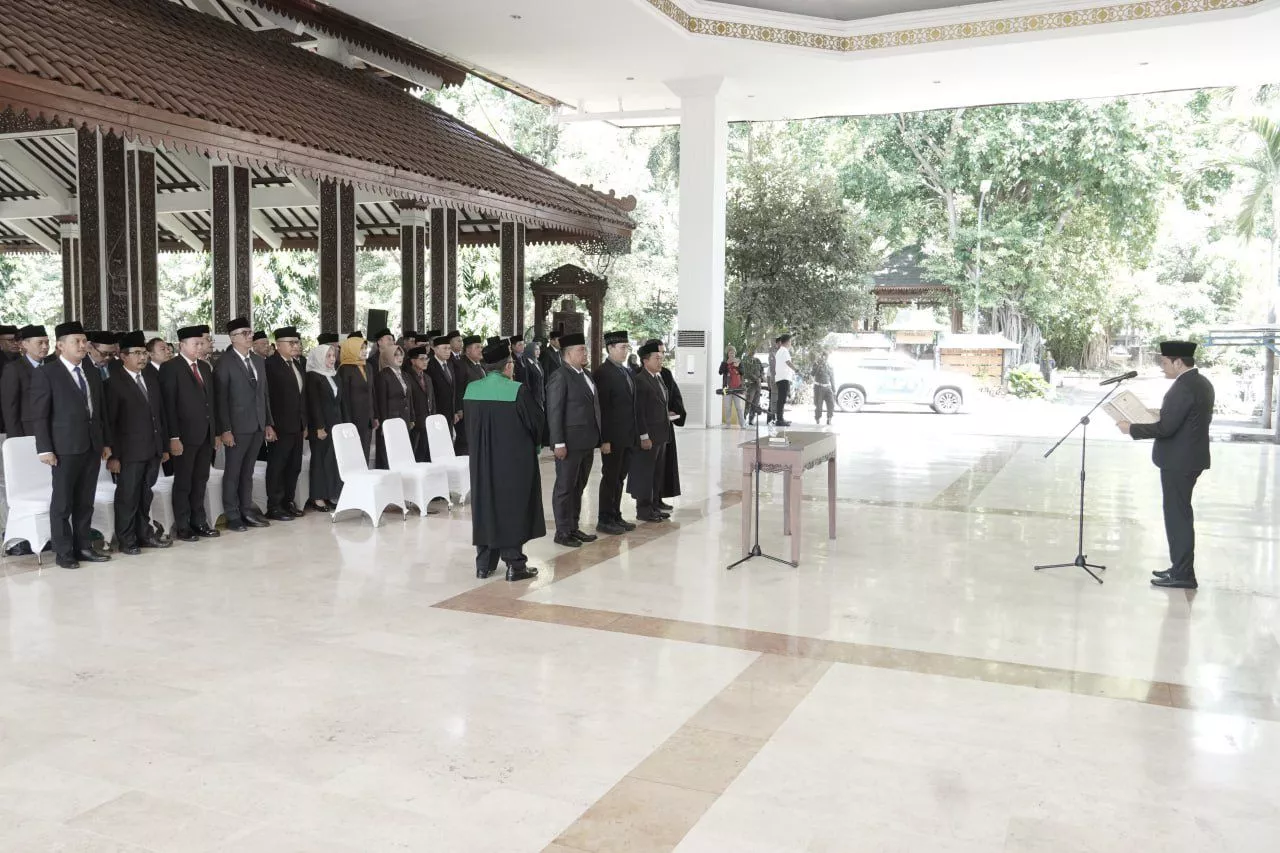Mutasi Pejabat Sidoarjo: Bupati Klaim Sesuai Aturan, Wabup Sebut Cacat Prosedur