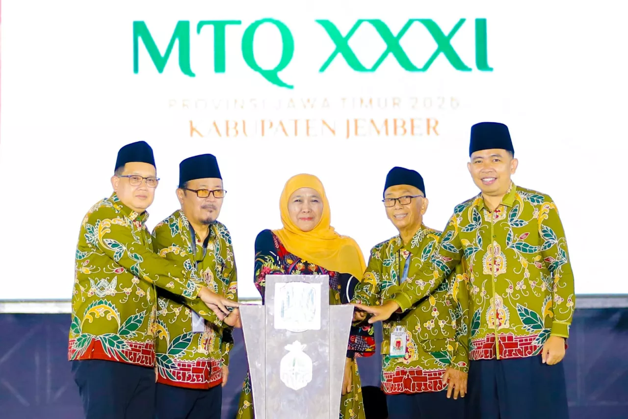 Khofifah Buka MTQ XXXI Jatim di Jember, Cahaya Al-Qur’an Jadi Spirit Gerbang Baru Nusantara