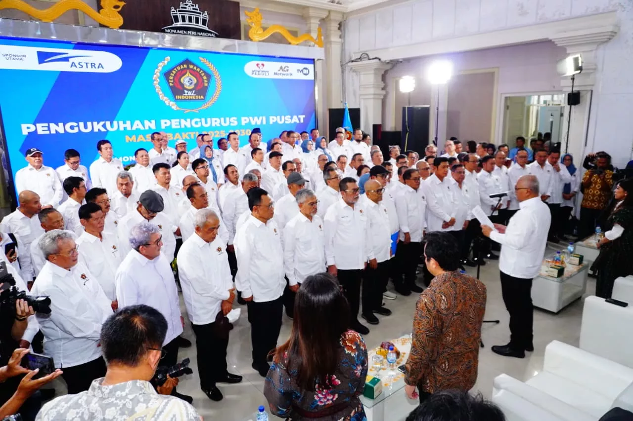 Pengurus PWI Pusat Periode 2025-2030 Resmi Dikukuhkan di Monumen Pers Solo
