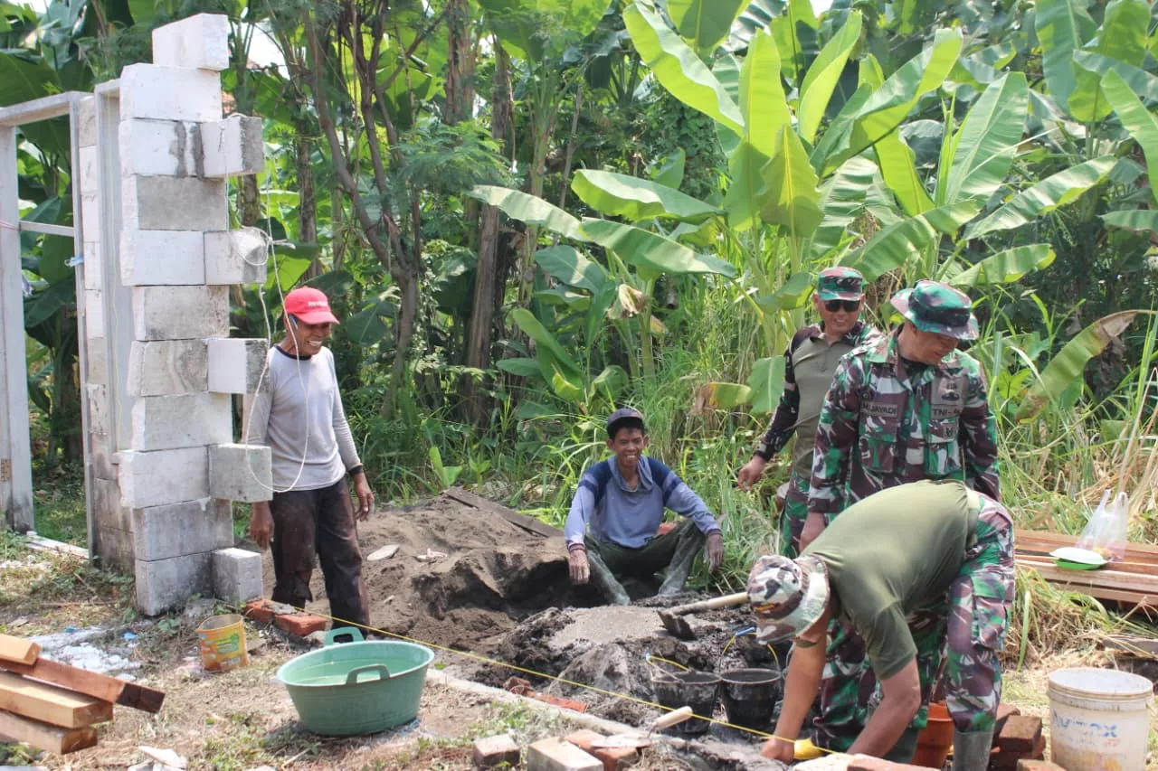 TMMD ke-126 Kodim 0816/Sidoarjo Bangun Rumah Warga di Kedondong: Wujud Nyata Kemanunggalan TNI dan Rakyat