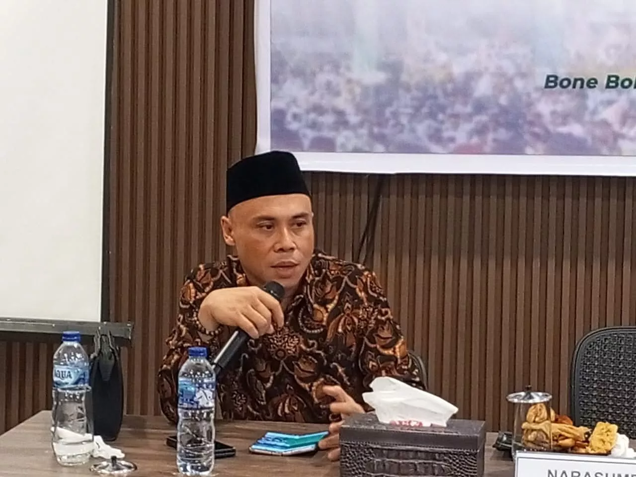 Tradisi yang Disalahpahami: Antara Cinta Santri dan Bias Cara Pandang Modern