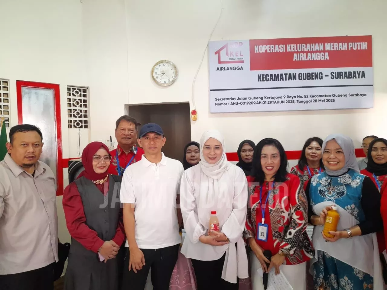 Ajeng Wira Wati Resmikan Koperasi Kelurahan Merah Putih Airlangga