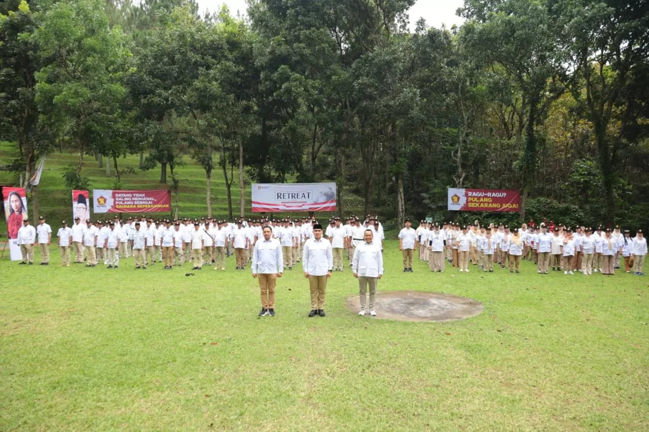 Solidkan Barisan Gerindra Surabaya Gelar Retret di Trawas