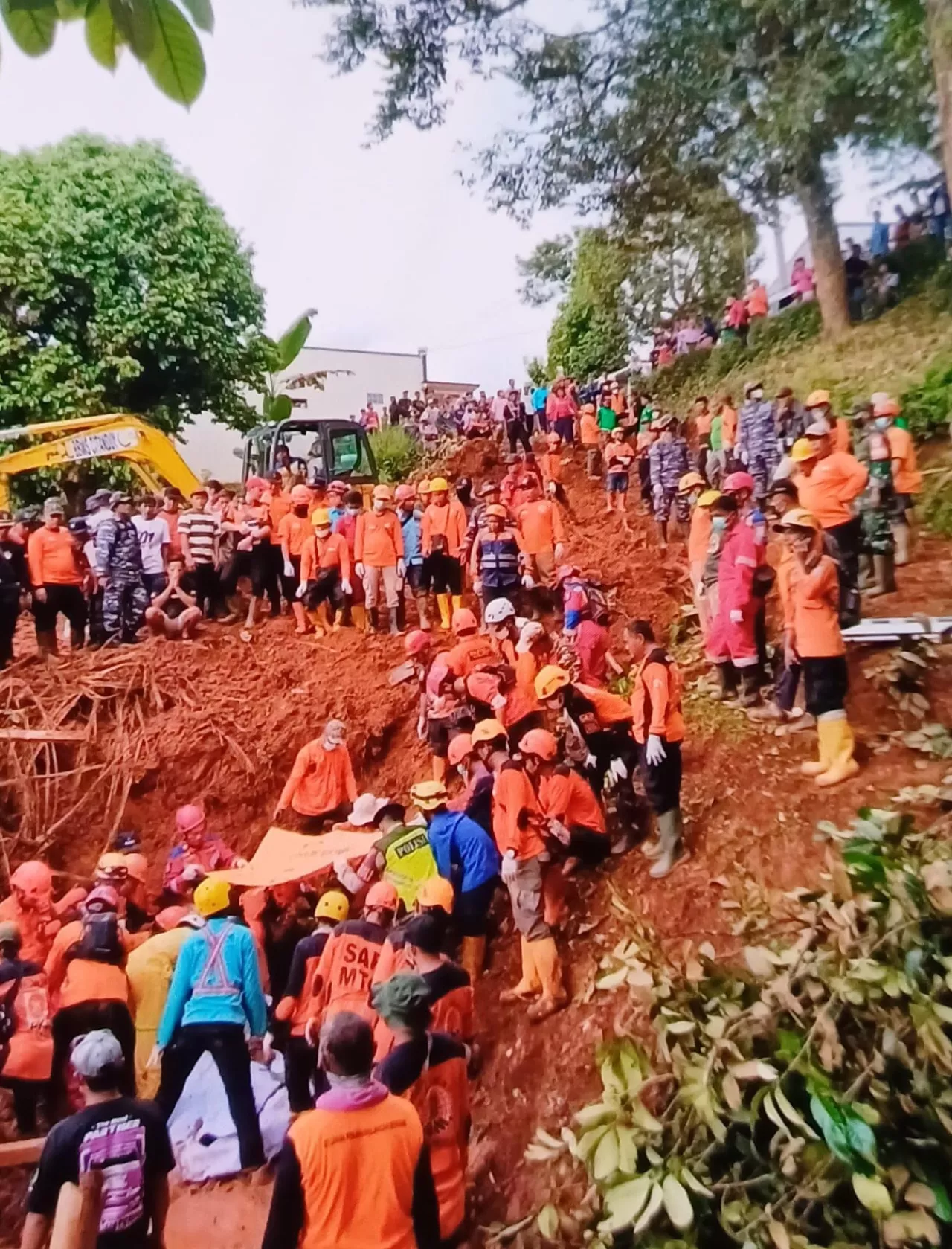 3 Jenazah Ditemukan Dalam Keadaan Meninggal Dunia Di Worksite A-2 Longsor Majenang