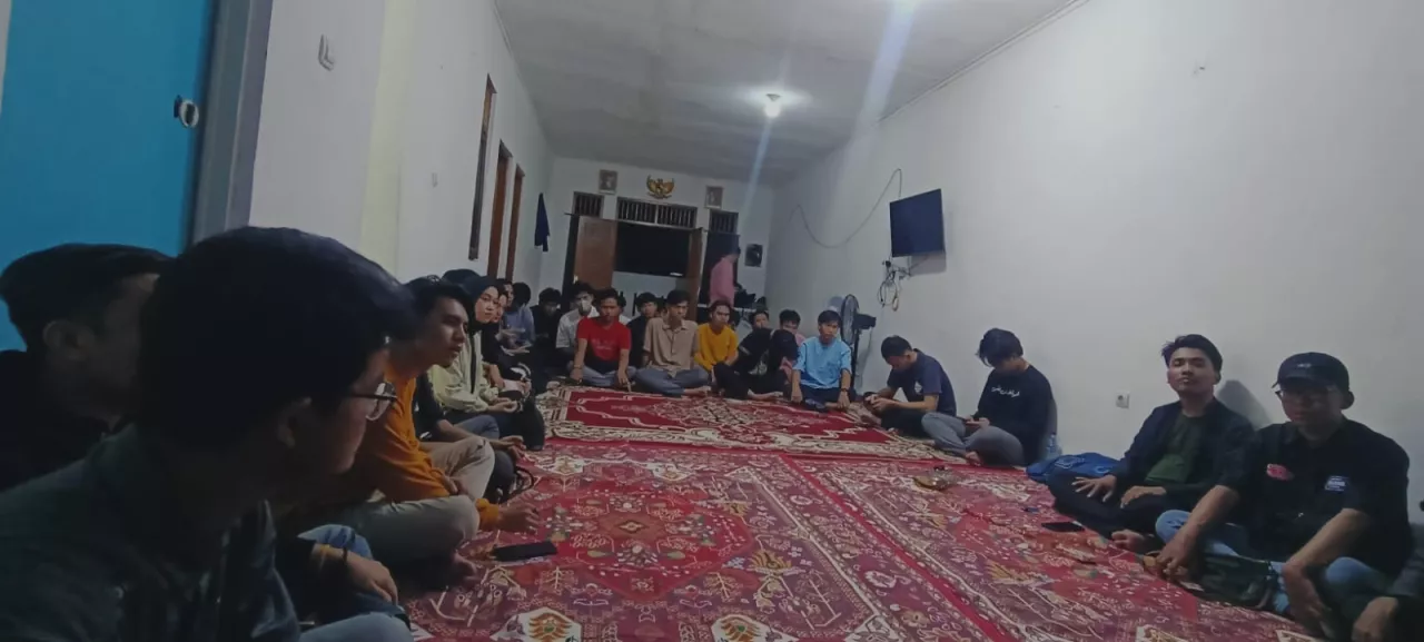 Milenials Freedom Geber Mesin Politik untuk Pilgub Jatim: Sosok dan Prestasi Abah IDI Diumbar