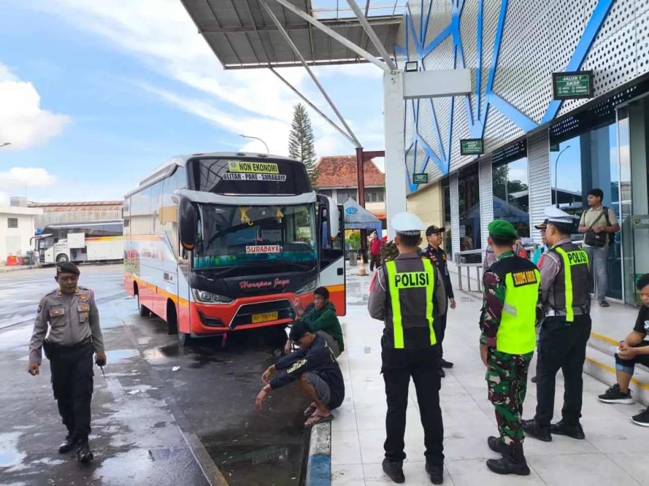 Kodim 0808/Blitar Bersama Polres Blitar Gelar Pos Pengamanan Nataru 2026
