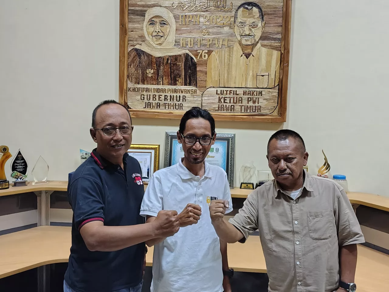 Silaturahmi ke PWI dan SMSI, Ketua KI Jatim Mantapkan Kolaborasi Keterbukaan Informasi