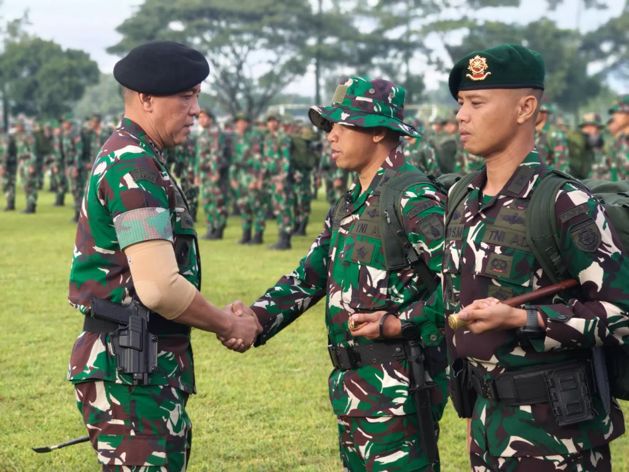 Pangdam V/Brawijaya Berangkatkan Rombongan Terakhir Satgas Gulbencal ke Aceh dari Jawa Timur