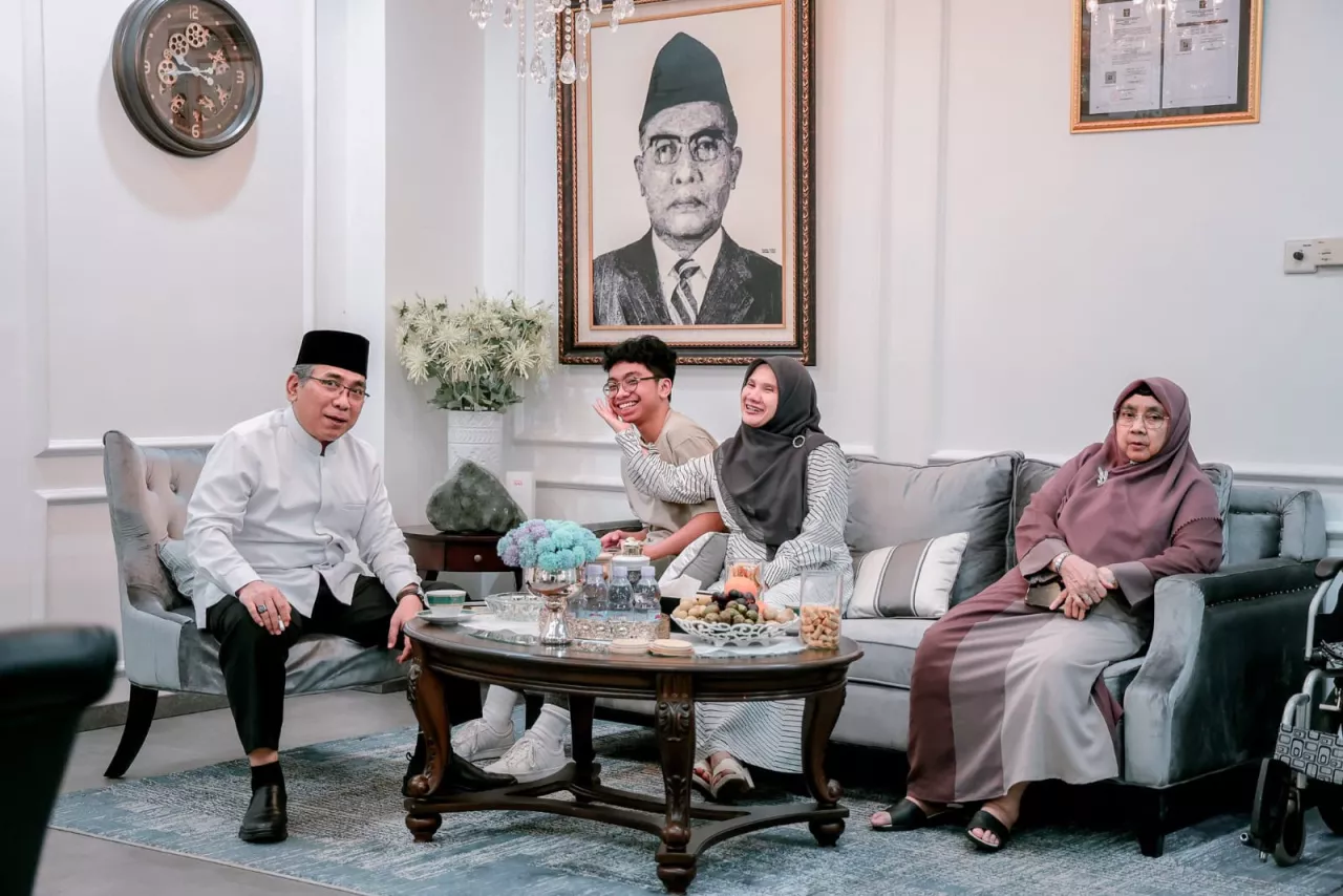 Gus Yahya: Ibu Adalah Sumber Doa dan Keikhlasan Tanpa Jeda