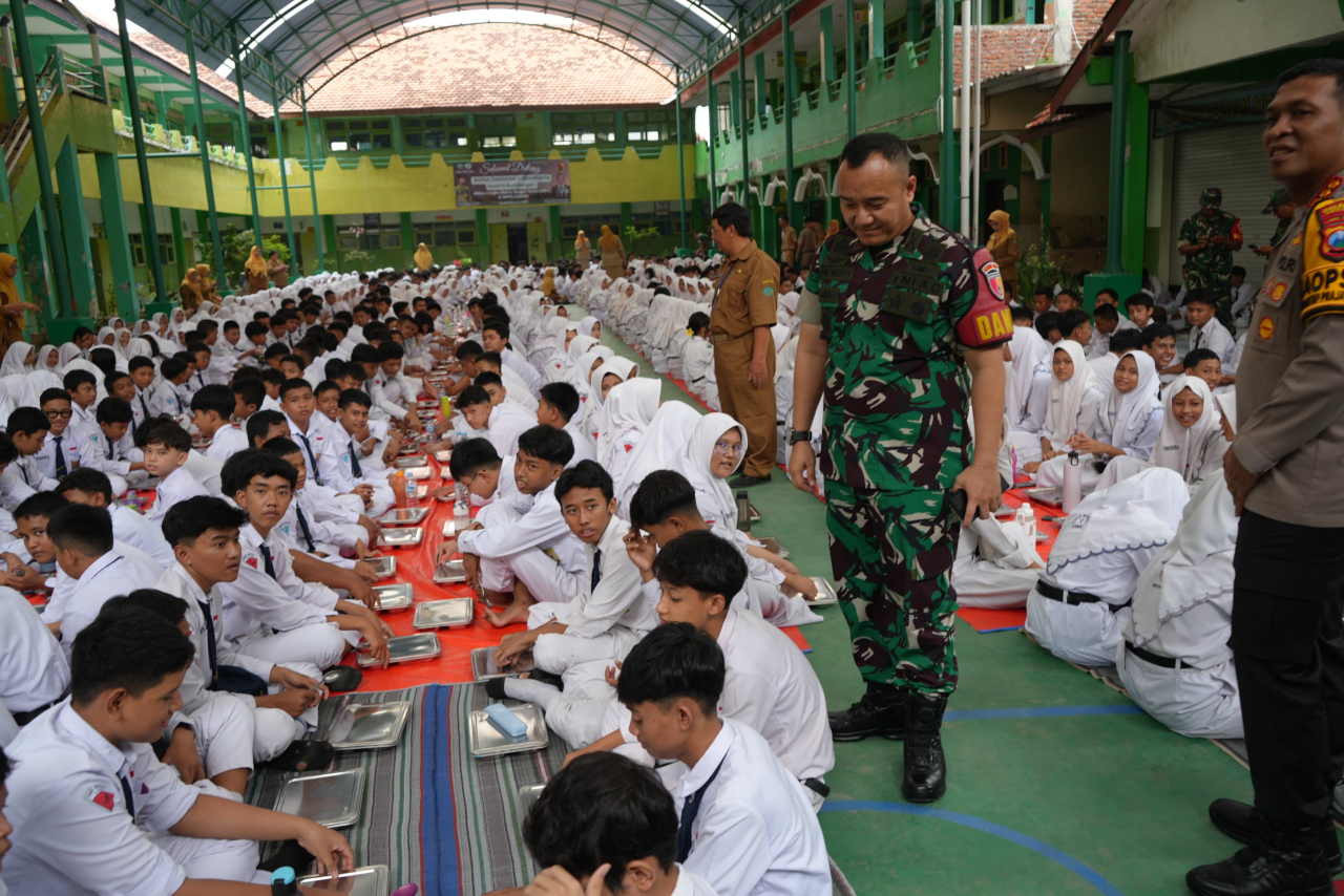 Hari Pertama, Program Makan Bergizi Gratis di Sidoarjo Sasar Sejumlah Sekolah