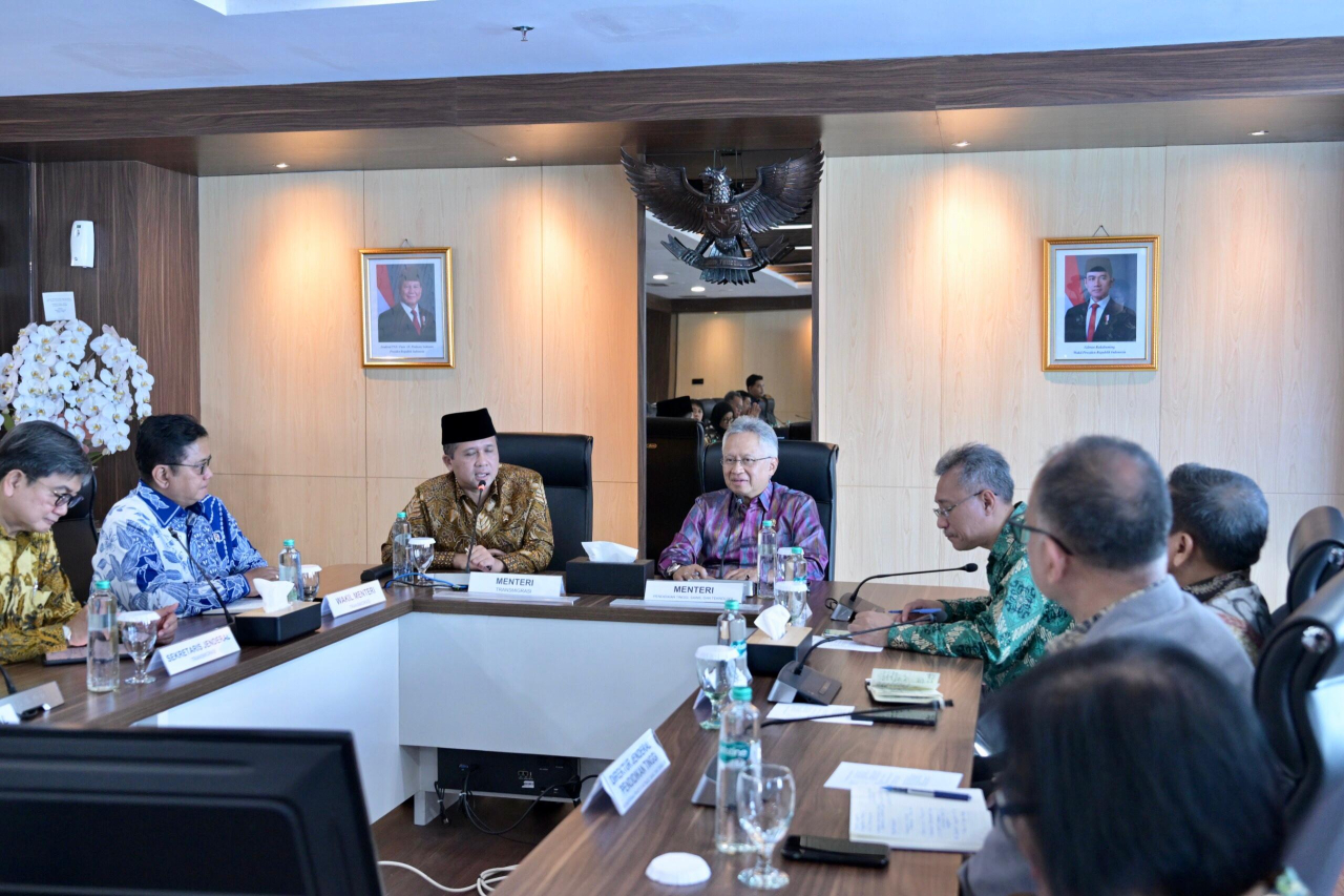 Wamen Viva Yoga: Kita Bangun Sekolah Unggulan Untuk Anak Transmigran