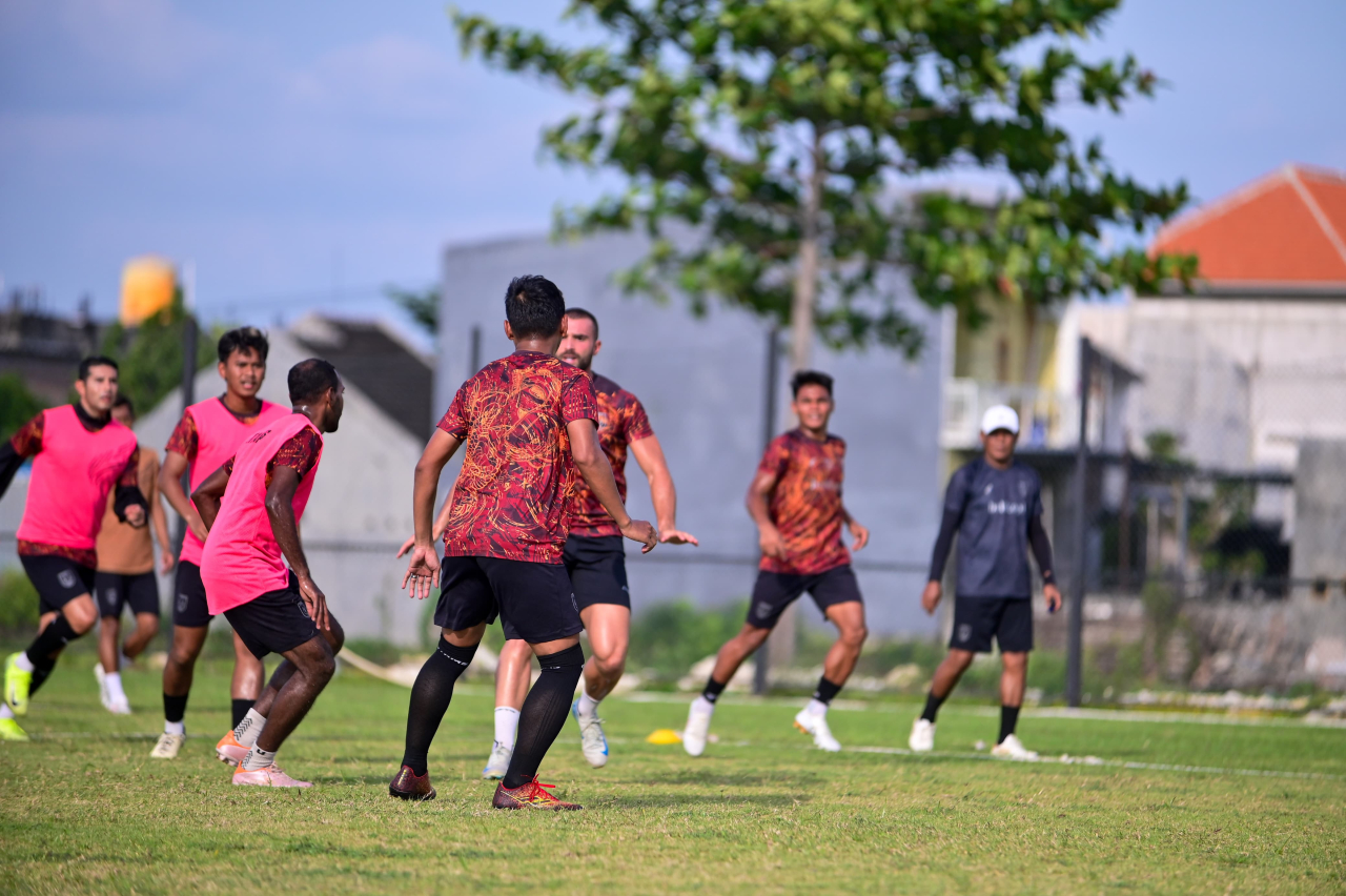 Grup Y : Persela Berebut Poin untuk Lolos Play Off Promosi.