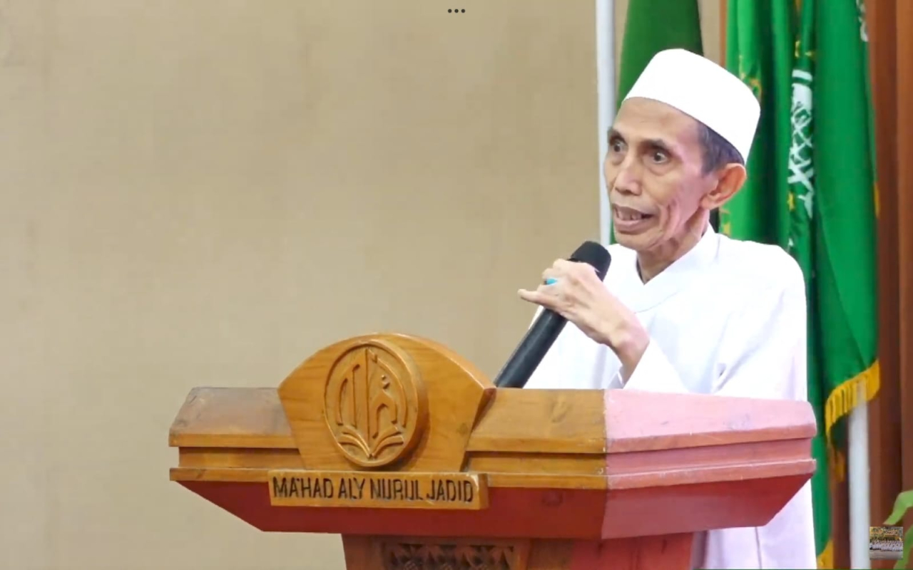 Kiai Zuhri Zaini Mustasyar PWNU Jatim Berbagi Tips Dakwah di Tengah Masyarakat