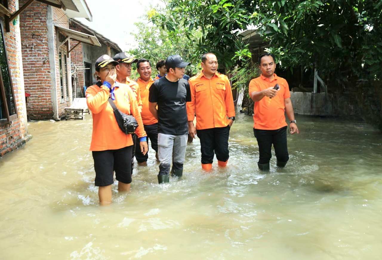 Dampingi Anggota DPRD Jatim, Tinjau Penanganan Banjir di Tulangan Sidoarjo