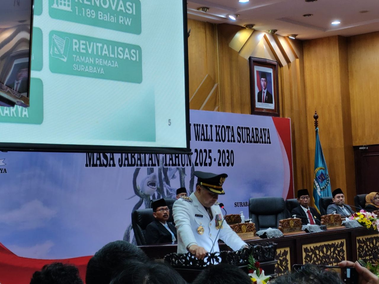 Eri Cahyadi Paparkan Tujuh Program Prioritas di DPRD Surabaya