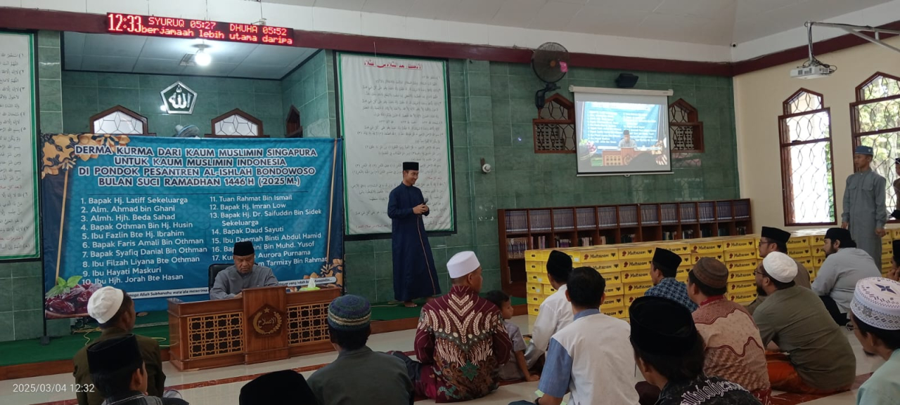 Ponpes Al Ishlah Bondowoso Bagikan 350 Paket Kurma dan Wakaf Al-Qur'an ke Masjid dan Lembaga