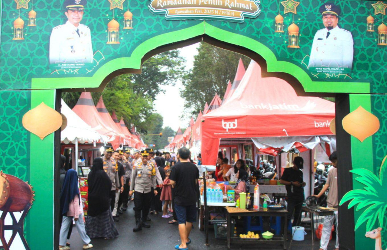 Kapolres Bondowoso Tinjau Pengamanan Pasar Ramadhan, Pastikan Keamanan dan Kenyamanan Masyarakat