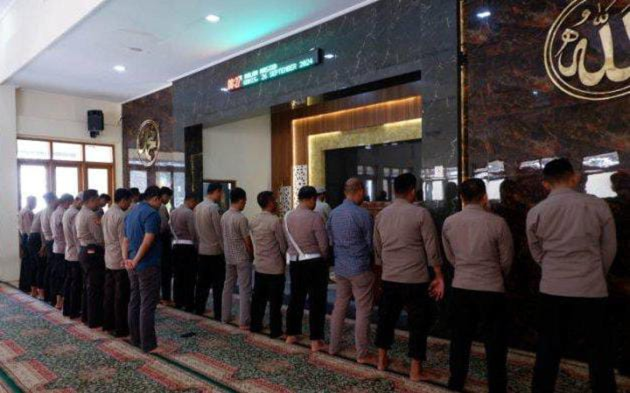 Polres Bondowoso Gelar Salat Gaib untuk Anggota Polri yang Gugur di Way Kanan