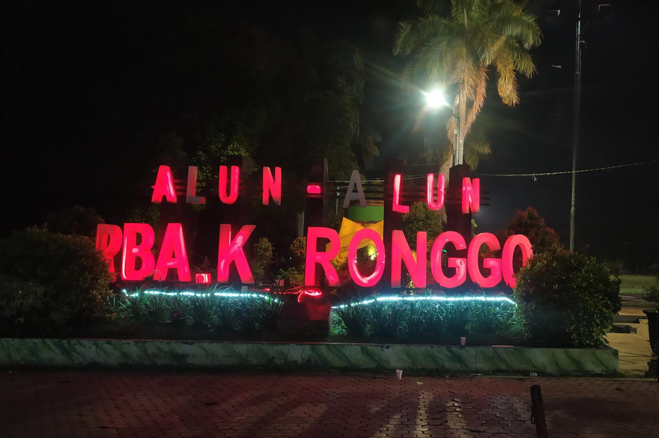 Bupati Ra Hamid Gerak Cepat! Instruksikan Perbaikan Papan Nama Alun-Alun RBA Ki Ronggo