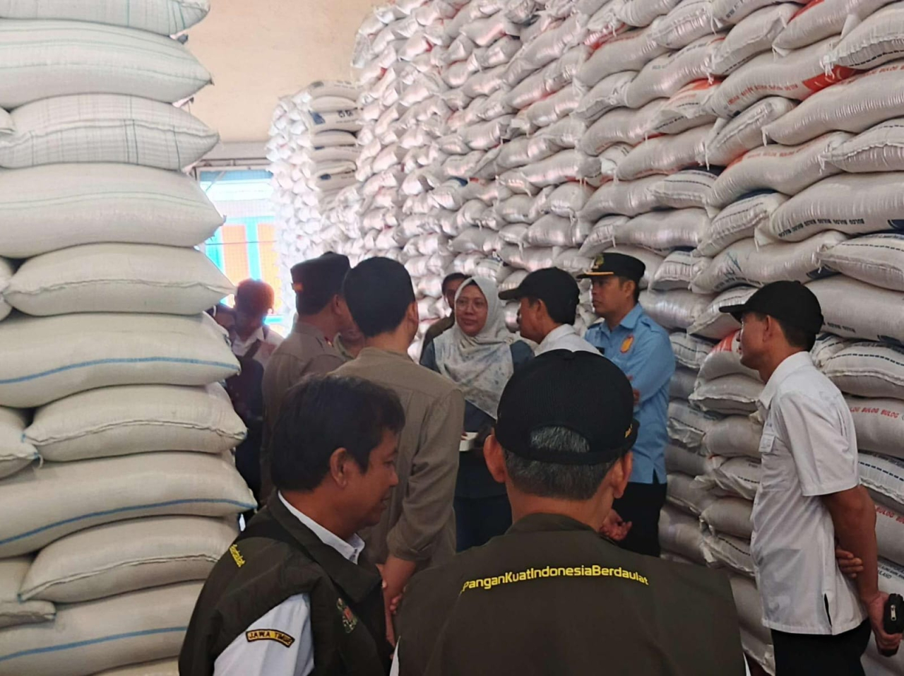 Jelang Idul Fitri, TPID dan Satgas Pangan Bondowoso Sidak Pasar, SPBU, dan Gudang Bulog