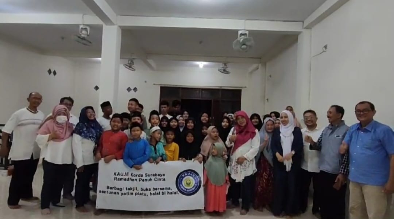 "Hal terindah dalam hidup adalah saat bisa berbagi hal positif  dan kebahagiaan dengan Orang Lain"