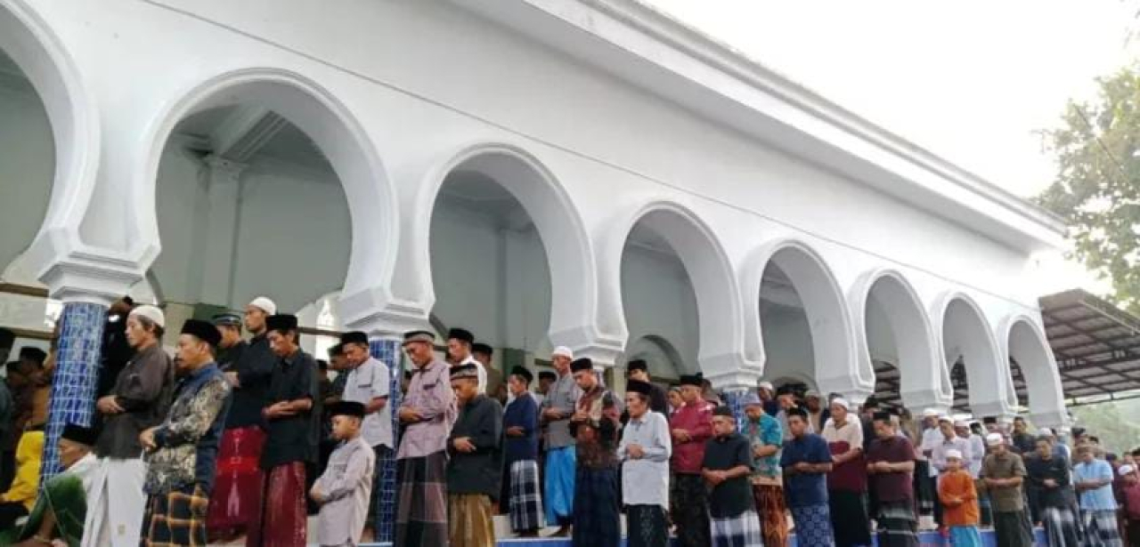 Warga Perbatasan Bondowoso-Jember Rayakan Lebaran Lebih Awal dengan Sistem Khumasi