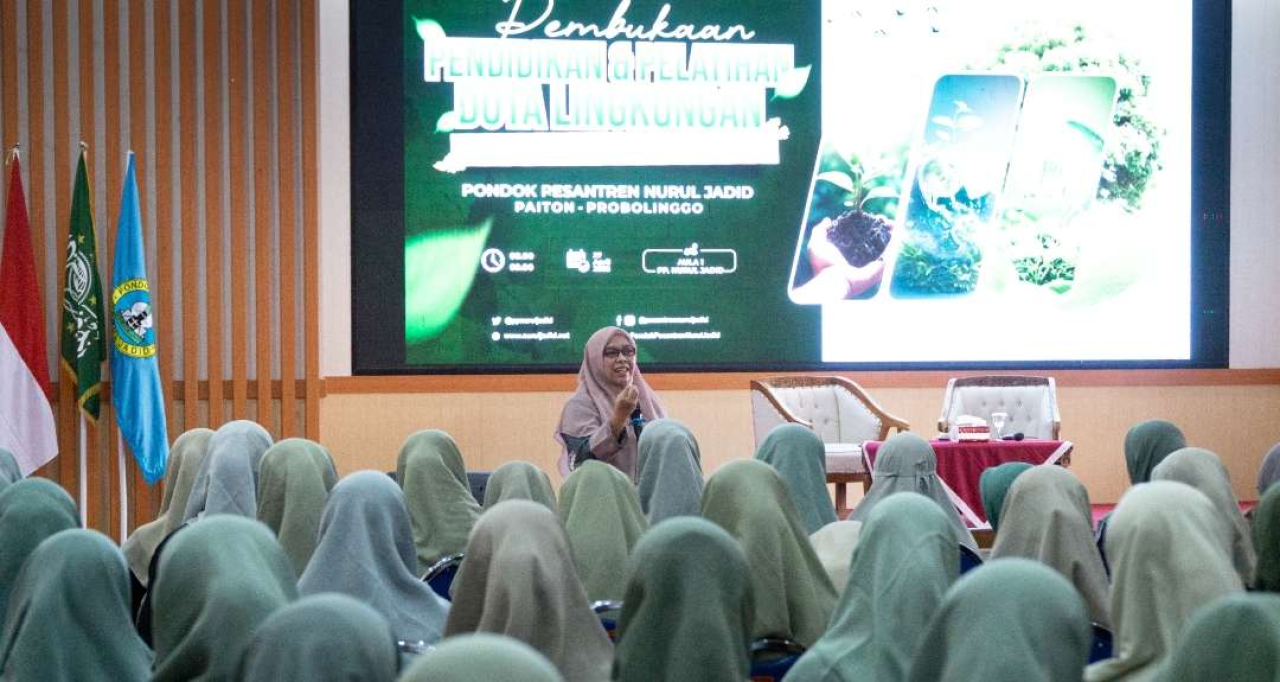 Angkat Santri Jadi Duta Lingkungan, Nurul Jadid Konsisten Jaga Kelestarian Alam