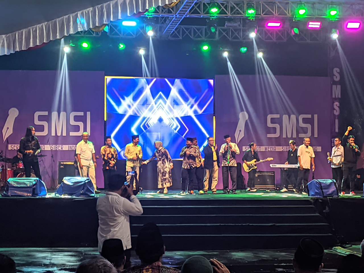 Malam Anugerah SMSI Award Sebagai Penyemangat Wakil Rakyat Bekerja Lebih baik lagi.