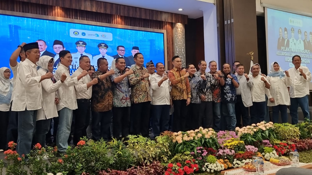 Pelantikan KAUJE Korda Lamongan 2025–2030 Berlangsung Khidmat, Bupati Yuhronur Apresiasi Peran Alumni UNEJ