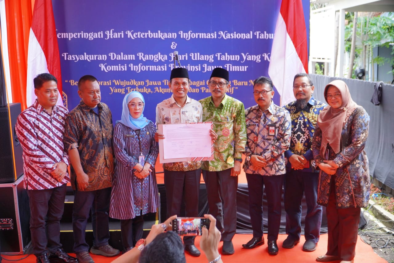 Sebar 5 Nilai Utama Keterbukaan Informasi Publik dengan Aksi Tanam Pohon Jambu