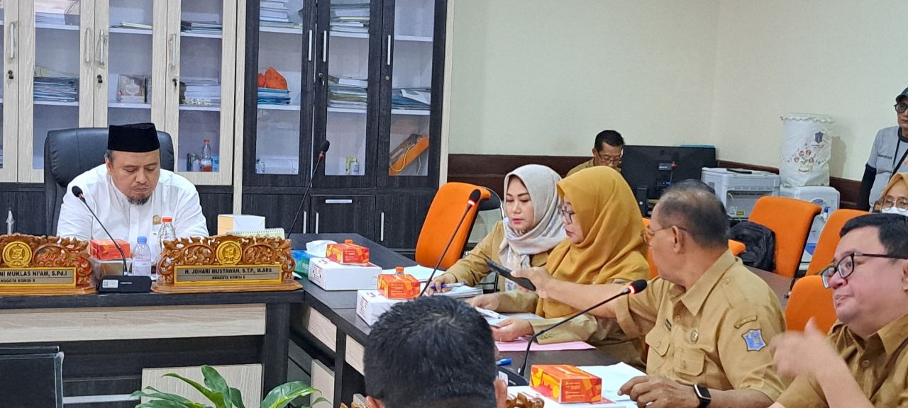 RSUD Soewandhi Lampaui Target, Johari Mustawan Dorong Otonomi Penuh BLUD