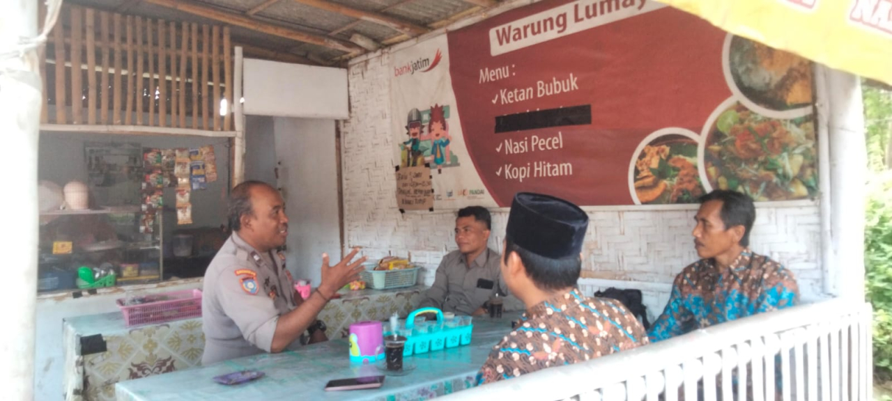 Ngopi Bareng Polisi, Warga Grujugan Cerita Soal Keamanan Lingkungan