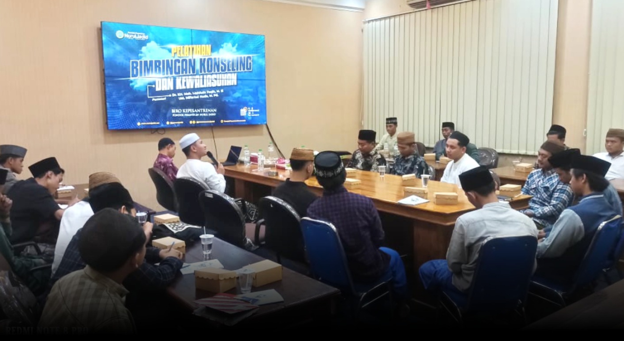 Menjadi Keluarga bagi Santri