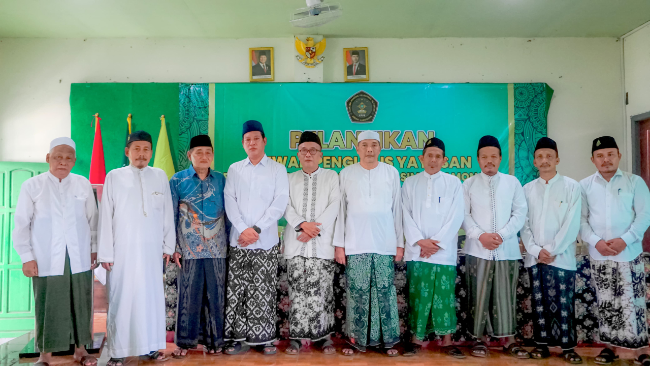 Dewan Pengurus Yayasan Ponpes Al-Fattah Siman Lamongan Resmi Dilantik