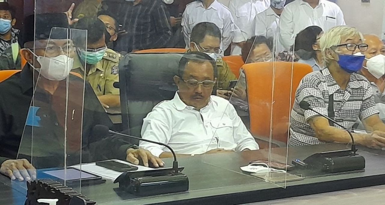 Cak Ji saat hadir memenuhi panggilan Komisi C