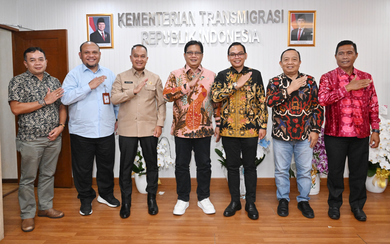 Terima Bupati Seluma, Wamen Viva Yoga: Kabupaten Produk Transmigrasi Kaya Potensi Pertanian dan Perikanan